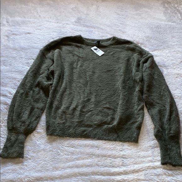 EXPRESS women SUPER SOFT sweater - Picture 3 of 7